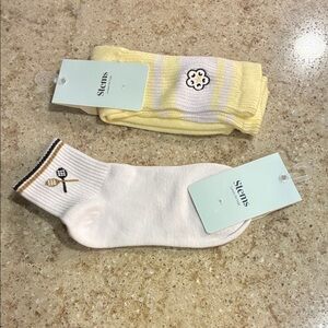 NWT STEMS - 2 Pair Socks - 1 Pair Ankle Socks & 1 Pair Crew Socks - One Size